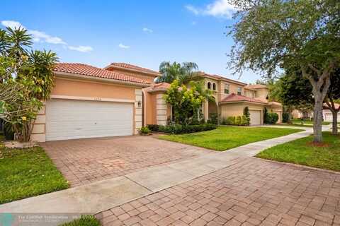 3724 NE 19th St, Homestead, FL 33033