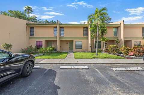 9220 NW 14th St, Hollywood, FL 33024
