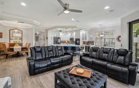 7581 Old Thyme Ct, Parkland, FL 33076