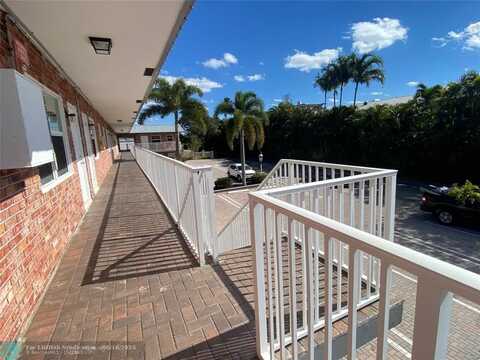 853 SE 4th Ct, Deerfield Beach, FL 33441