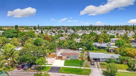 621 NE 44th St, Deerfield Beach, FL 33064