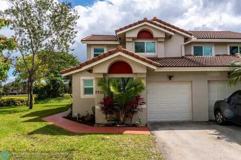 7532 S Pinewalk Dr, Margate, FL 33063