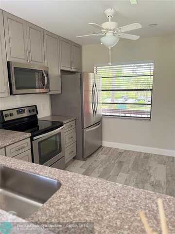 9274 Vista Del Lago, Boca Raton, FL 33428
