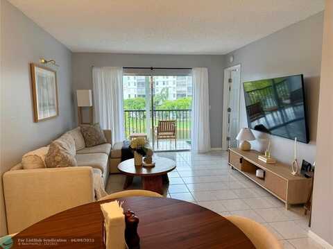 2222 N Cypress Bend Dr, Pompano Beach, FL 33069