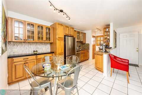 677 Trace Cir, Deerfield Beach, FL 33441