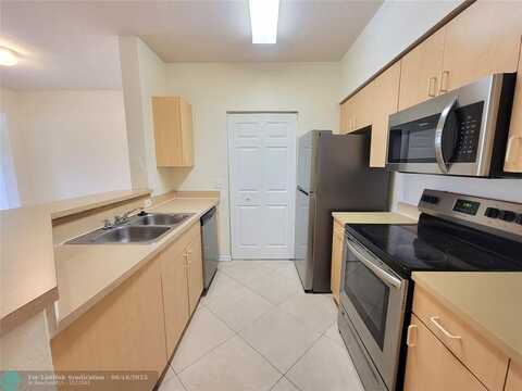 2109 Belmont Ln, North Lauderdale, FL 33068