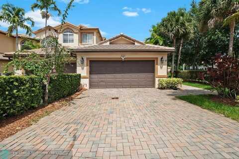 816 W Village Cir, Davie, FL 33325