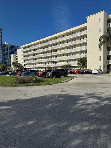 2859 Leonard Dr, Aventura, FL 33160