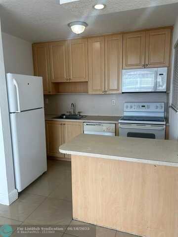 undefined, Hallandale Beach, FL 33009