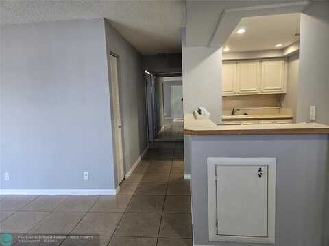 1815 Fairview Villas Drive, Palm Springs, FL 33406
