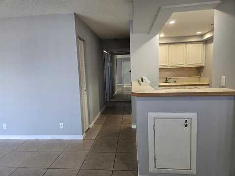 1815 Fairview Villas Drive, Palm Springs, FL 33406