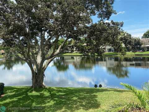 134 Wimbledon Lake Dr, Plantation, FL 33324