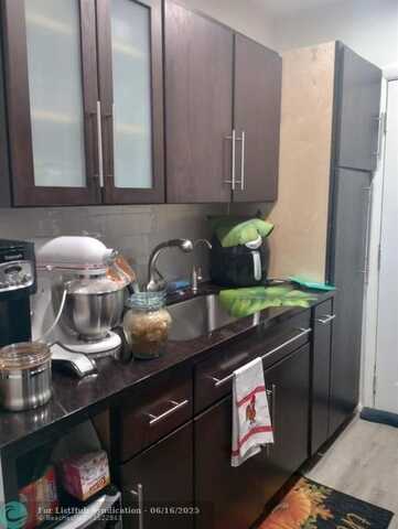 1250 E Sample Rd, Pompano Beach, FL 33064