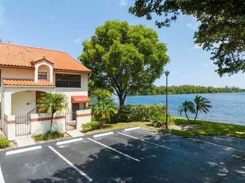 112 Liberty Ct, Deerfield Beach, FL 33442