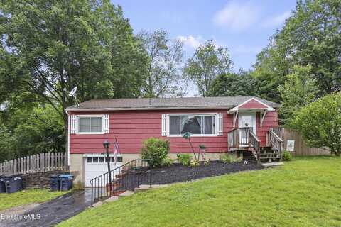 23 Farnsworth Ter, Pittsfield, MA 01201