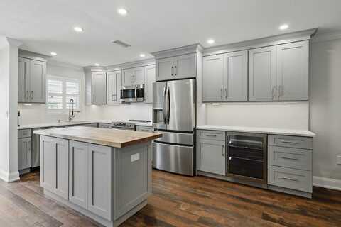 2800 Indian River Boulevard, Vero Beach, FL 32960