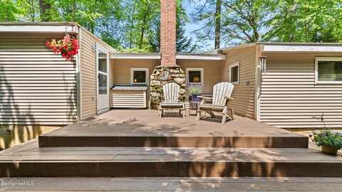 51 Downs Rd, New Marlborough, MA 01230