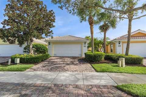 4951 Corsica Square, Vero Beach, FL 32967