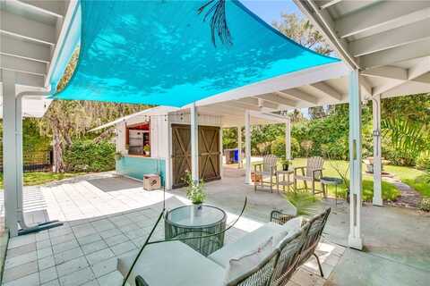 811 Royal Palm Place, Vero Beach, FL 32960