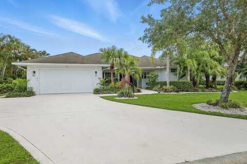 900 White Tail Avenue SW, Vero Beach, FL 32968