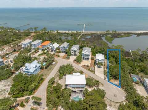 1645 Wayfarers Ct, St. George Island, FL 32328