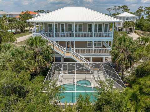 1649 Wayfarers Ct, St. George Island, FL 32328