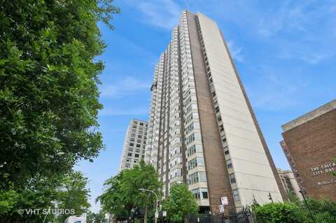 525 W. Hawthorne Place, Chicago, IL 60657