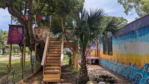 401 NW Ave D, Carrabelle, FL 32322