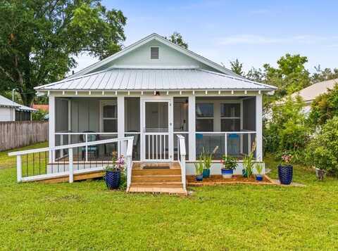 509 8th St, Port Saint Joe, FL 32456