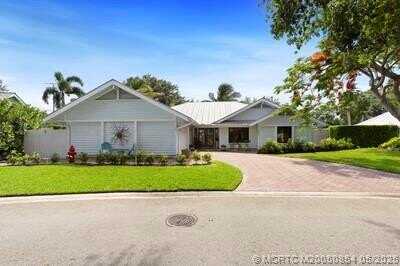 10380 SE Jupiter Narrows Drive, Hobe Sound, FL 33455