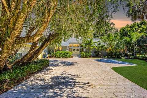 8 Kingston Court, Stuart, FL 34996