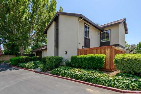 181 Fairoaks Drive, Vacaville, CA 95688