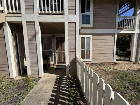 17 Kopi Ln, Wailuku, HI 96793