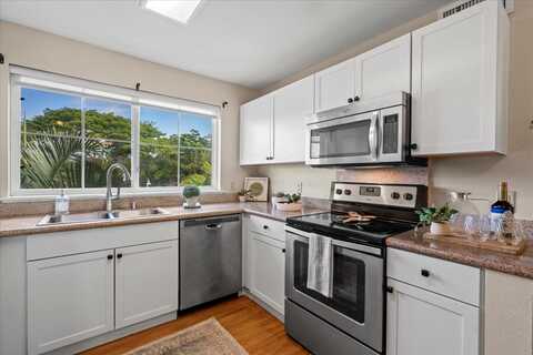 22 Kai Makani Loop, Kihei, HI 96753