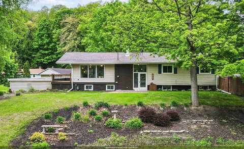 338 SWISS HILL Drive, GREEN BAY, WI 54302