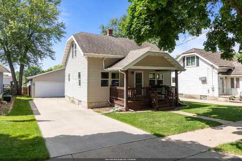 911 PARK Avenue, LITTLE CHUTE, WI 54140