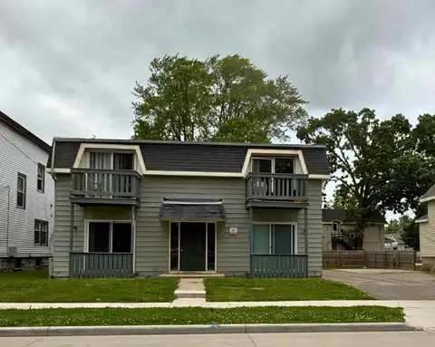708 W LINCOLN Avenue, OSHKOSH, WI 54901