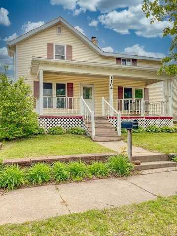 1104 NASSAU Street, NEW LONDON, WI 54961