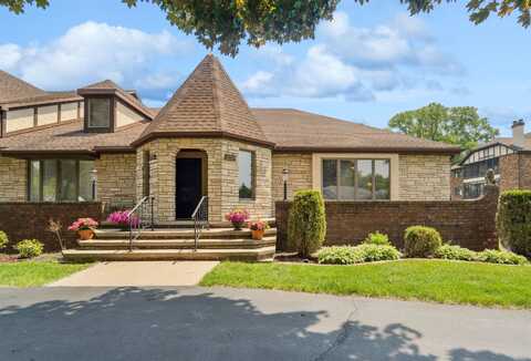 2213 SUNRISE Drive, APPLETON, WI 54914