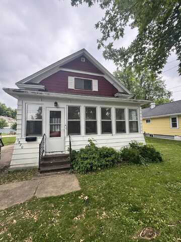 1820 PLYMOUTH Street, OSHKOSH, WI 54901