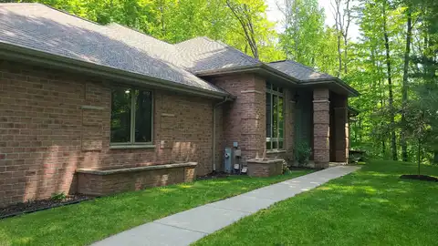 5955 WOOD BROOK Circle, LITTLE SUAMICO, WI 54141
