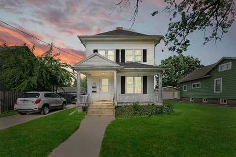 682 BOWEN Street, OSHKOSH, WI 54901
