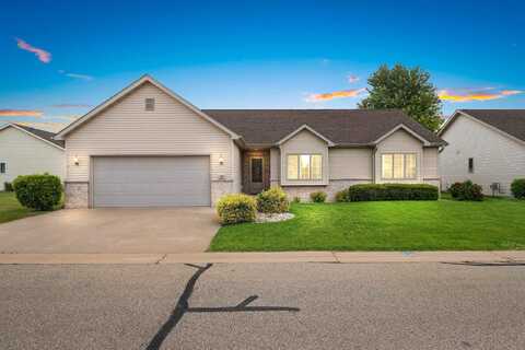 52 PENBROOK Circle, APPLETON, WI 54911