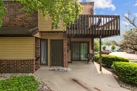 206 ROYAL Court, APPLETON, WI 54915