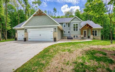 E9615 WOODS EDGE Drive, FREMONT, WI 54940