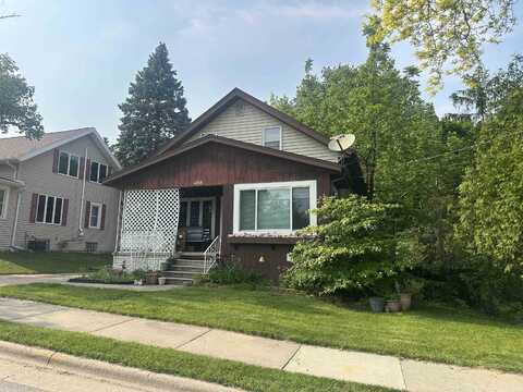 408 PARK Avenue, LITTLE CHUTE, WI 54140