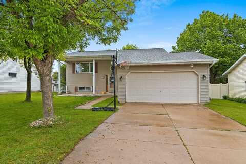 1330 PINEHURST Lane, NEENAH, WI 54956