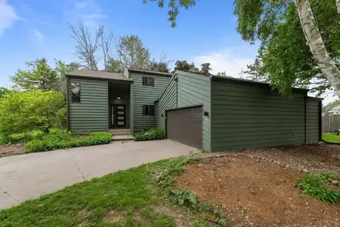 929 E NORTHWOOD Drive, APPLETON, WI 54911
