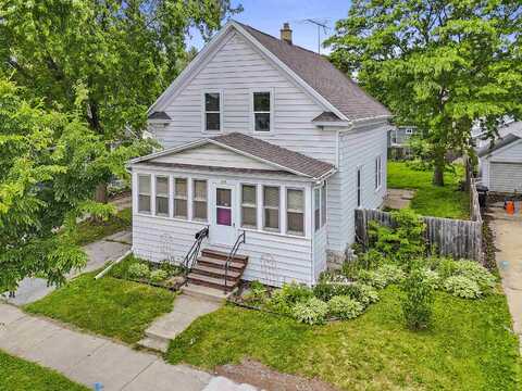 914 W 5TH Avenue, OSHKOSH, WI 54902