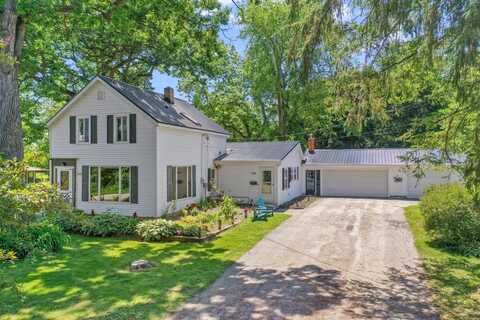 105 E CLARK Street, WEYAUWEGA, WI 54983